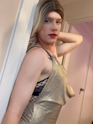 Come play with sexy CD, erotic nude bodyrub with fun, smooth ass
